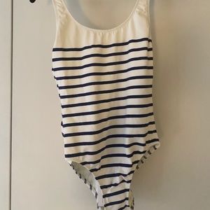 Unworn Solid & Striped Ann Marie in navy and white